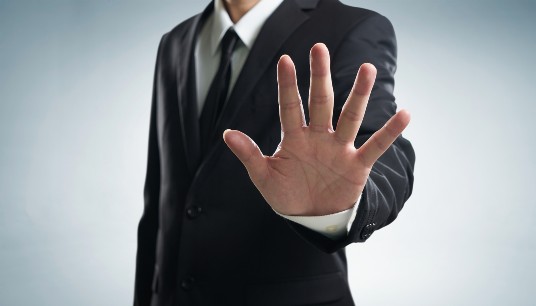 Picture of a man holding up his hand. If you’re struggling to set healthy boundaries, a child and family therapist in Delray Beach, FL, can help. Learn how relationship therapy can help you maintain connections with positive restrictions.