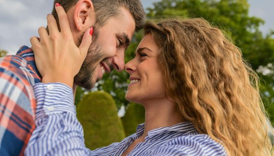 Picture of a loving couple looking into each other’s eyes. Are you wondering how to have a ridiculously happy marriage? Get expert guidance on strengthening your bond from a relationship therapist in Delray Beach, FL.