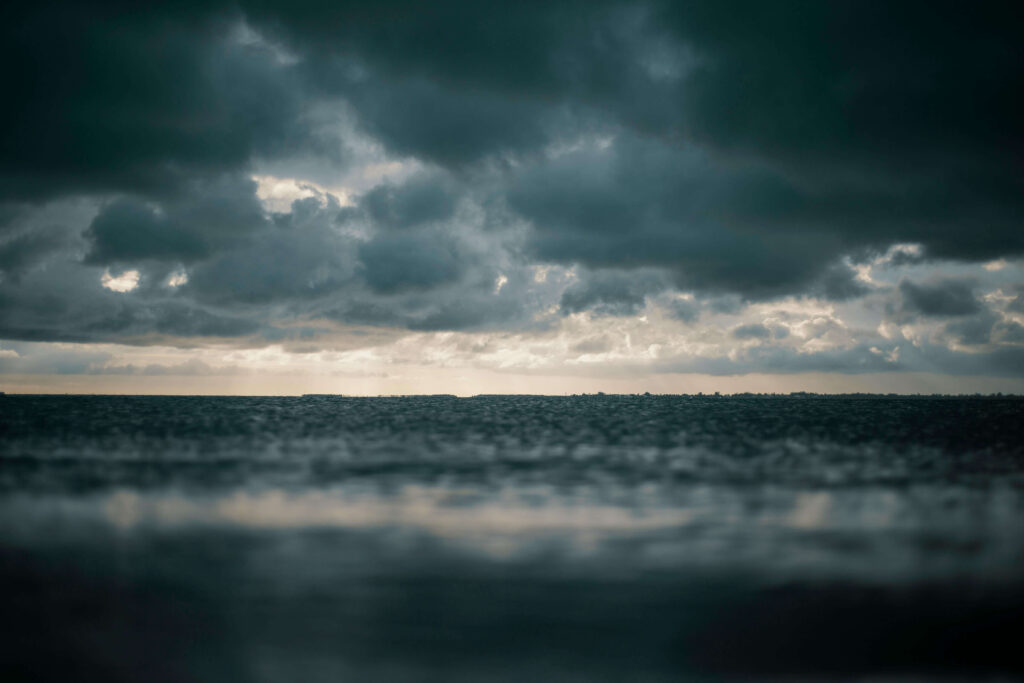Picture of a calm ocean. Maintaining calmness in your relationship can be hard when you have anxiety, but a relationship therapist in Delray Beach, FL, can show you how to manage your fears while keeping the peace.